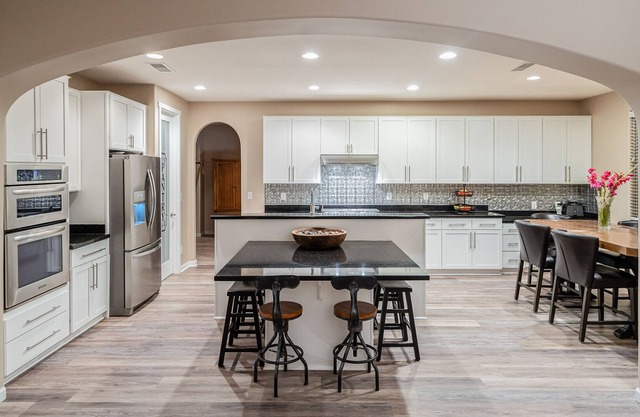 Home w/all the outdoor amenities you could want!