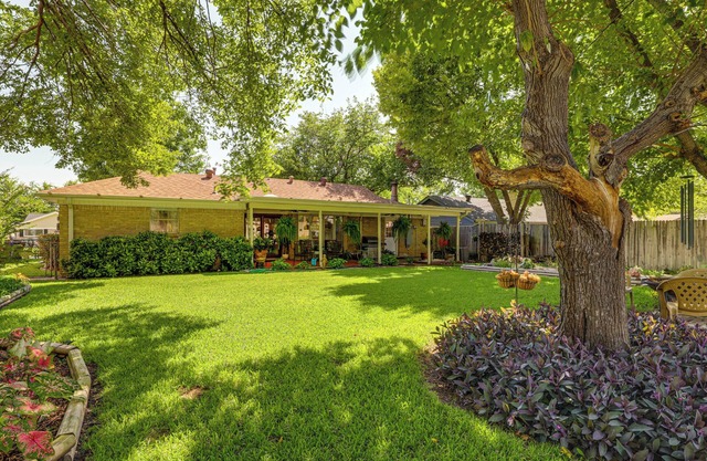 Home w/Backyard Oasis < 7 Mi to AT&T Stadium!
