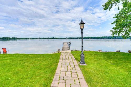 Home with Hot Tub and Dock on Howard Lake!