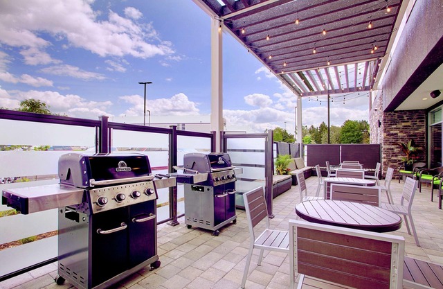 Home2 Suites by Hilton Toronto Brampton