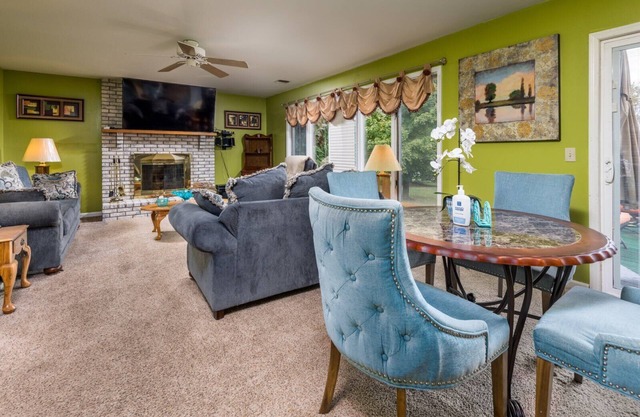 Homely Retreat - near ski resort, golf course, trails, kayaking, shopping & more