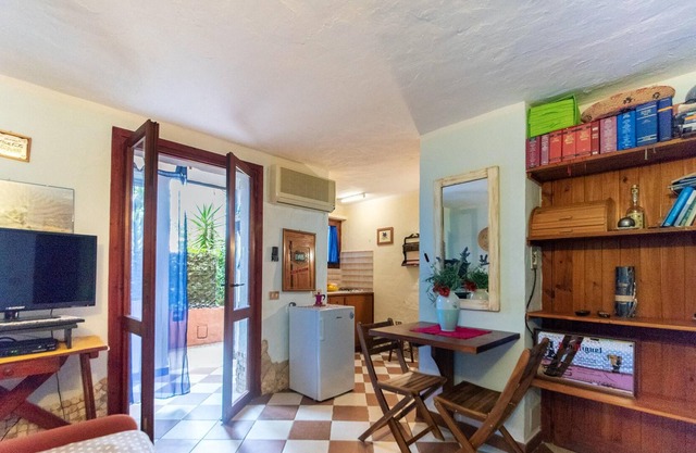 Homerez - Studio 2 km away from the beach for 2 ppl. at Case Peschiera-lu Fraili