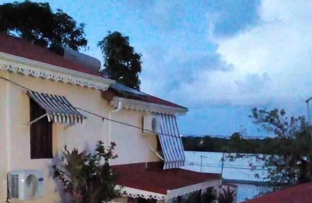 Homerez - Appartement 2 km away from the beach for 7 ppl. with balcony at Goyave