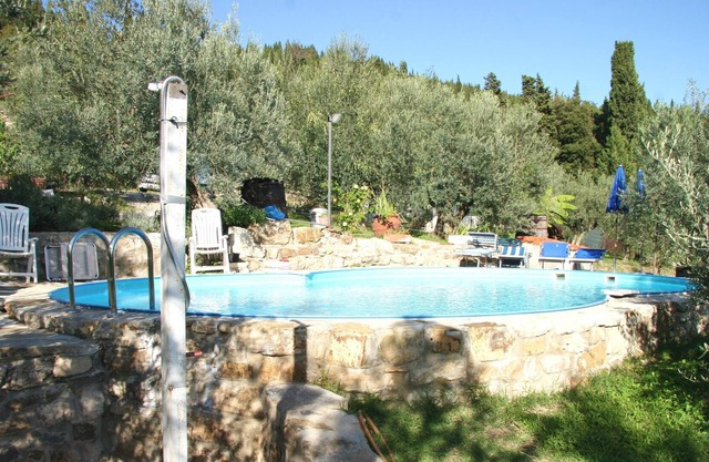 Homerez - Appartement for 4 ppl. with shared pool and garden at Calenzano