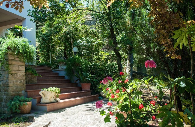 Homerez - Big house for 9 ppl. with garden, terrace and balcony at Amelia