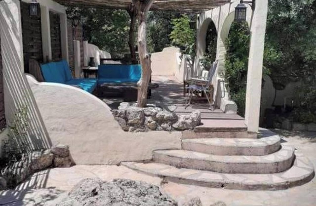 Homerez - Charming Villa in Néoules with Private Pool