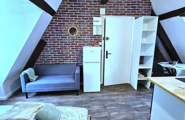 Homerez - Cozy Studio in Montluçon - 19 m² with handy amenities