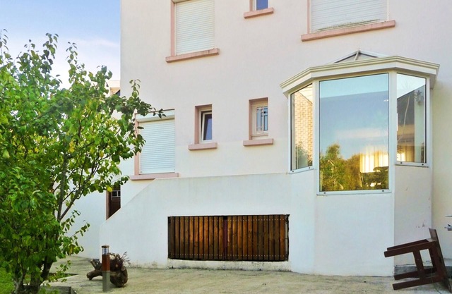 Homerez - House 6 km away from the beach for 6 ppl. with garden at Lanester