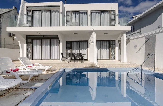 Homerez - House in Trou-aux-Biches