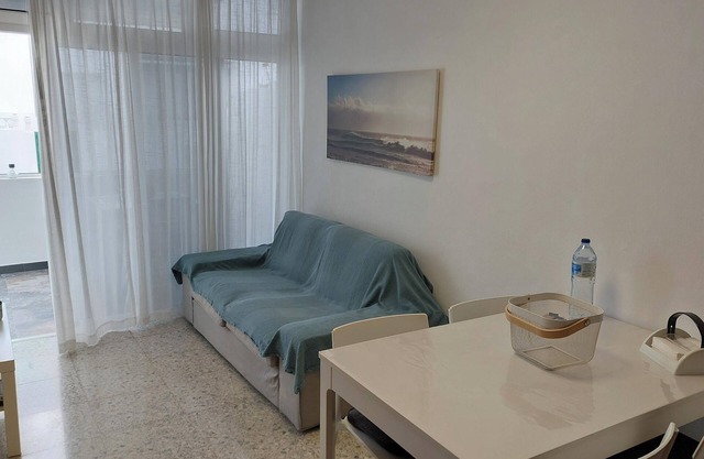 Homerez - Spacious Apartment in Arrieta, 60 sqm, Terrace