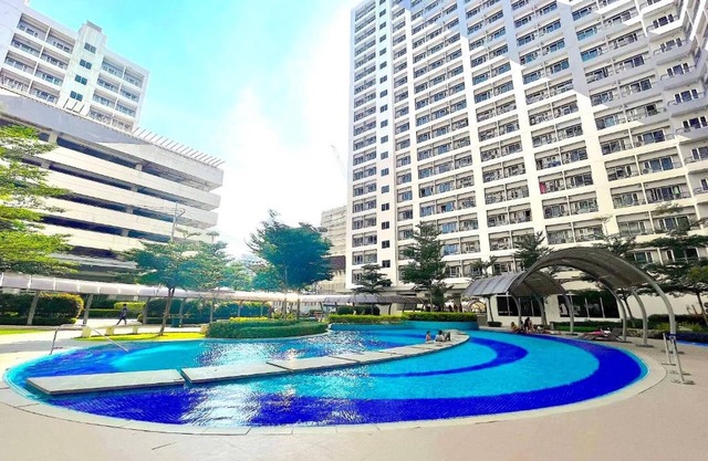 Homey 1BR With Balcony City View in Grace Res