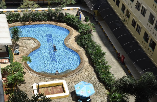 Homey and Simply Studio Room at Kebagusan City Apartment