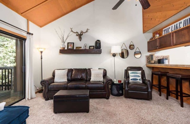 Honeycomb Hideout | Condo near the spa!