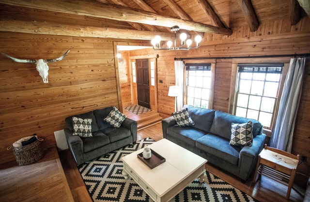 Honeysuckle Hideaway Cabin with hot tub and king bed! Family friendly.