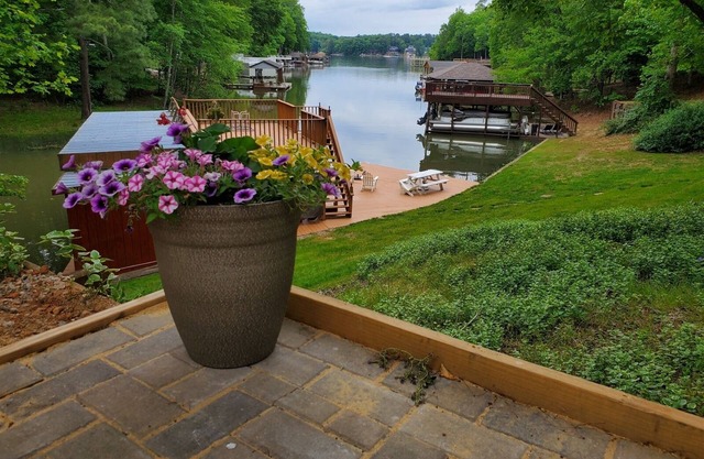 Hook Wine & Sinker | Peaceful Cove