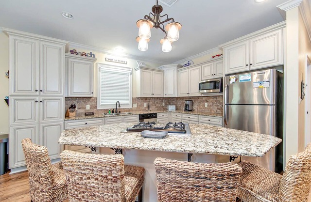 Hooked - Bay View - Island Realty