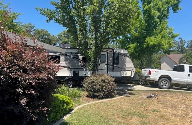 Horses and 4x4s you are set! With AC/Heat, WiFi power, water, septic!