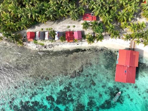 Hospedaje en las islas de Guna Yala frente al mar Niadub