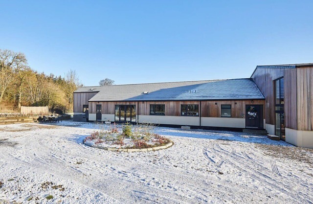 Host & Stay | The Parlour