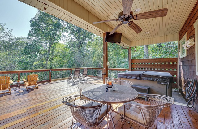 Hot Tub Soaks & Outdoor Fun: Fayetteville Cabin