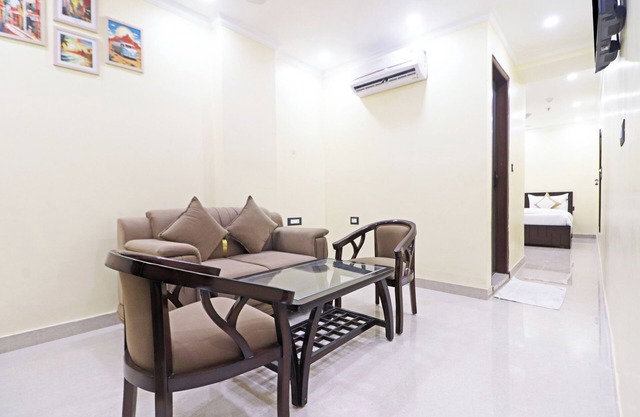 Hotel Apple Tree Residency