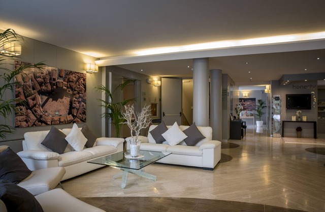 Hotel Executive