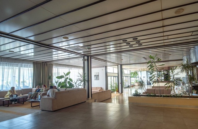 Hotel Issa - Quadruple Room Sea View