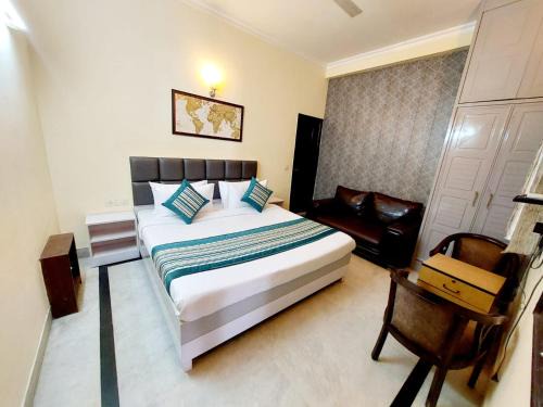 Hotel Khusbu Residency, Green Park Market, South Delhi