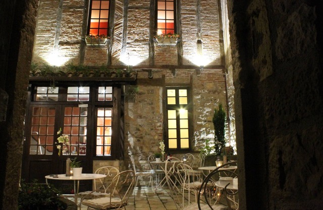 Hotel Raymond VII