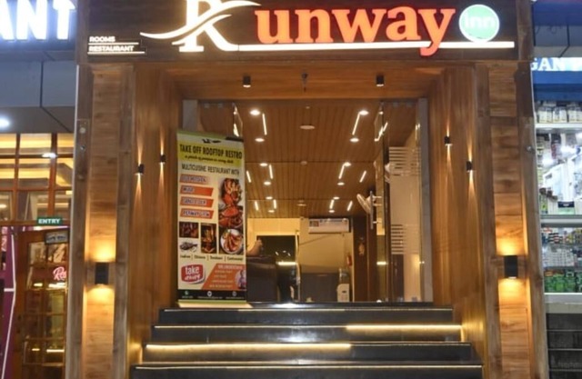 Hotel Runway Inn