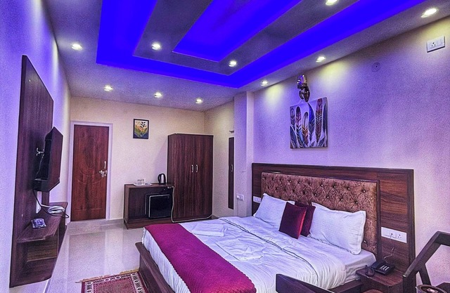 Hotel The Luxeblue Shimla Mountain View