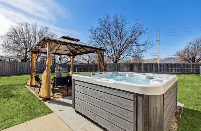 HotTub, Theater, King Duplex in West Wichita