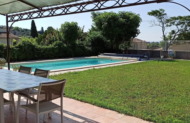 House 140 m² south Luberon, swimming pool - House in Provence, Luberon, swimming pool