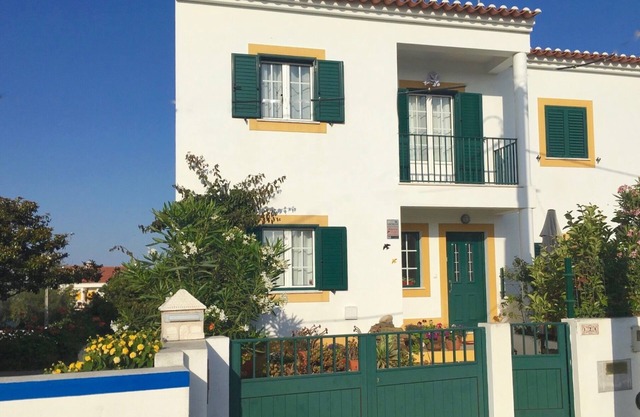 House and garden in a quiet village on the Costa Vicentina; 2 km from the sea.