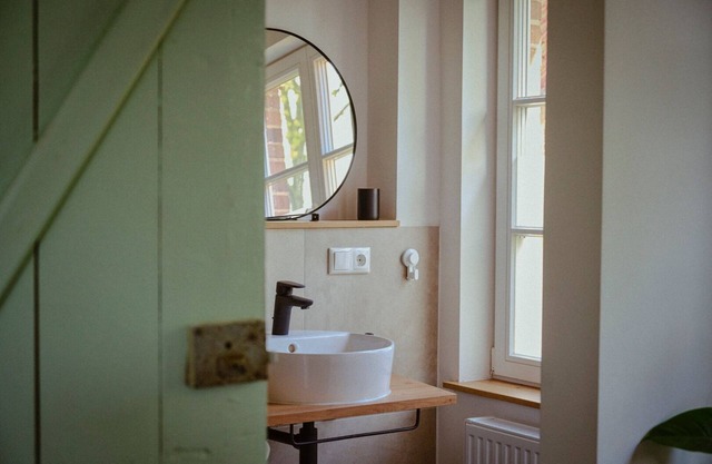 House by the lake with plenty of space, right next to the Lüneburg Heath parks