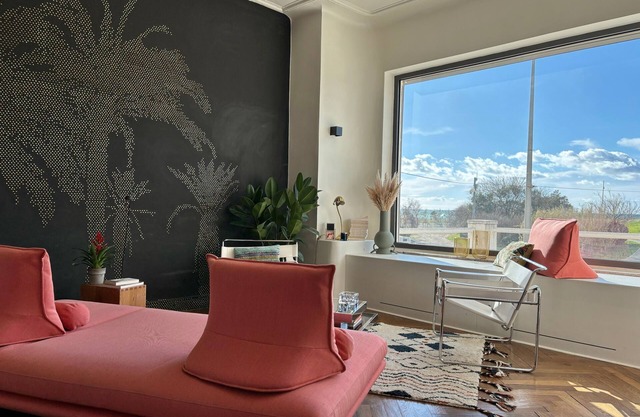 House facing the sea, bright, air-conditioned, terrace