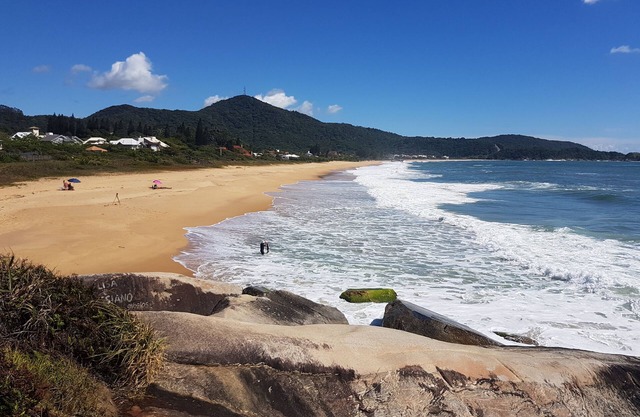 HOUSE FOR CHILD FAMILY, ACCEPT PETS, NEAR BEACH