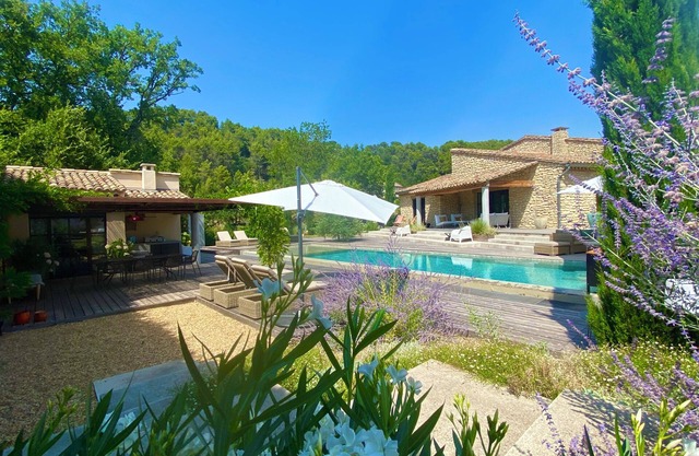 House for rent in Ménerbes: Villa Carpe Diem