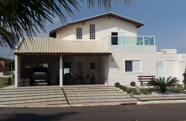 House in gated community with full leisure facilities on the seafront, monitored 24 hours a day