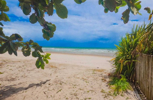 House in Ilhéus with private access to the beach