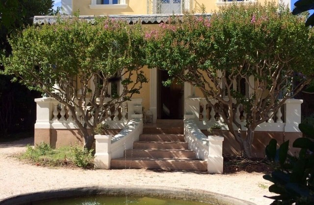 House of character with swimming pool on large garden, close to the sea.