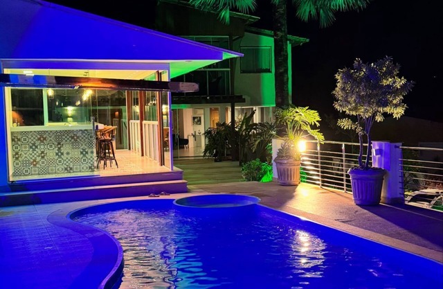 House with 4 suites and swimming pool Praia do Morro.