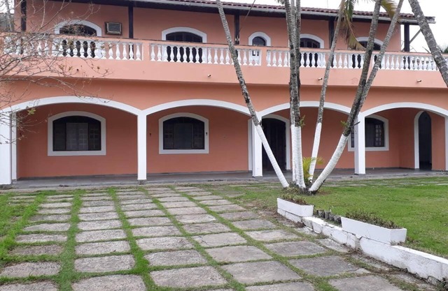 House with pool 300m from the beach