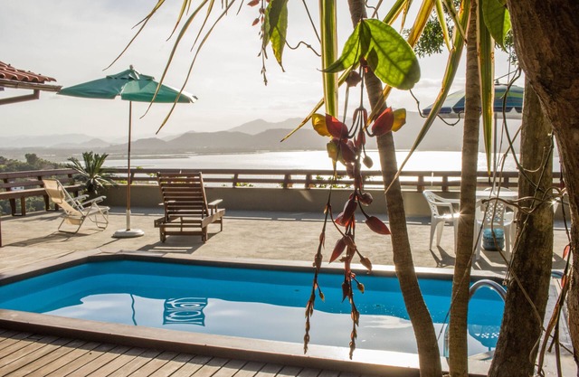House with pool and incredible view of the lagoon
