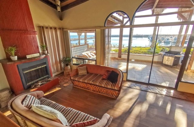 House with spectacular ocean views located in a very secure private area