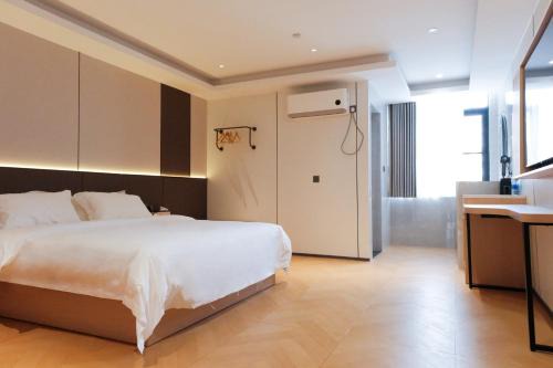 HuaHang Hotel - Free Shuttle&Free Breakfast - Guangzhou Baiyun International Airport