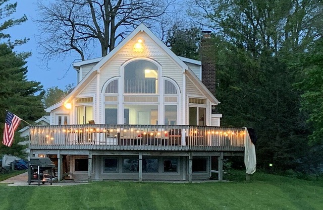 Huge lake house on Pike Lake.