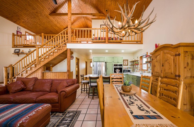 Hummingbird Hacienda - Los Ojos Cabin w/Brazos Cliff Views