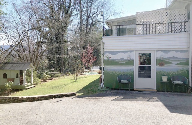 Hummingbird Suite at Lake Junaluska.