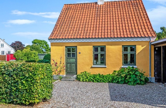 "Huno" - 2km from the sea by Interhome